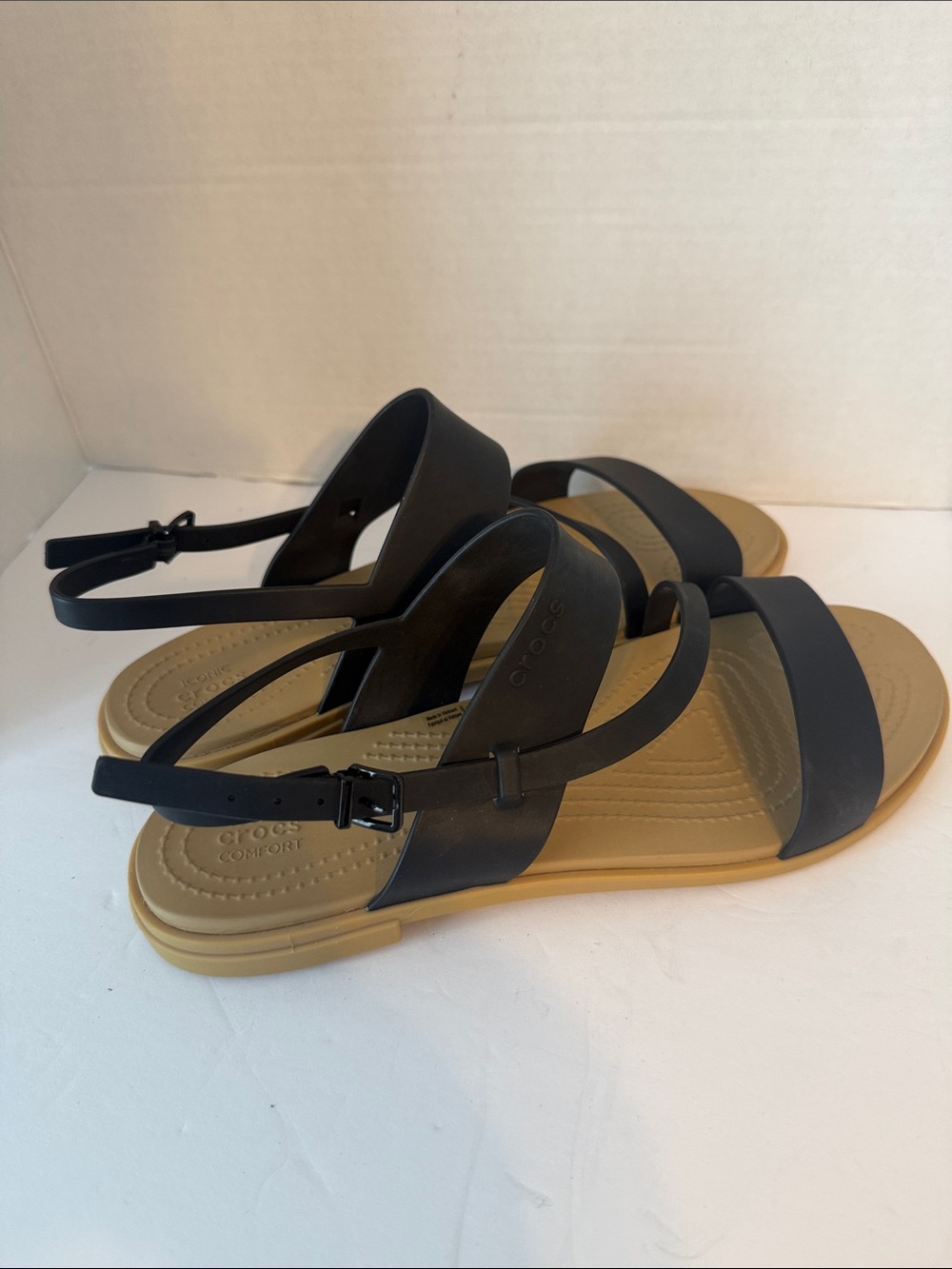 CROCS Women's Black and Tan Strappy Slingback Sandals SIZE 10 - Picture 2 of 7